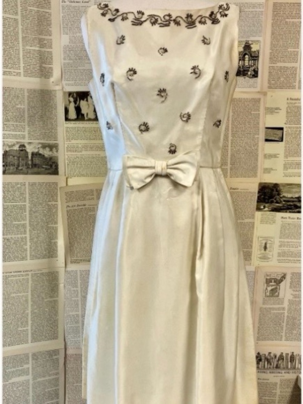 Vintage Cocktail Dress in Cream Satin with Beaded Embroidery and Bow-Accent